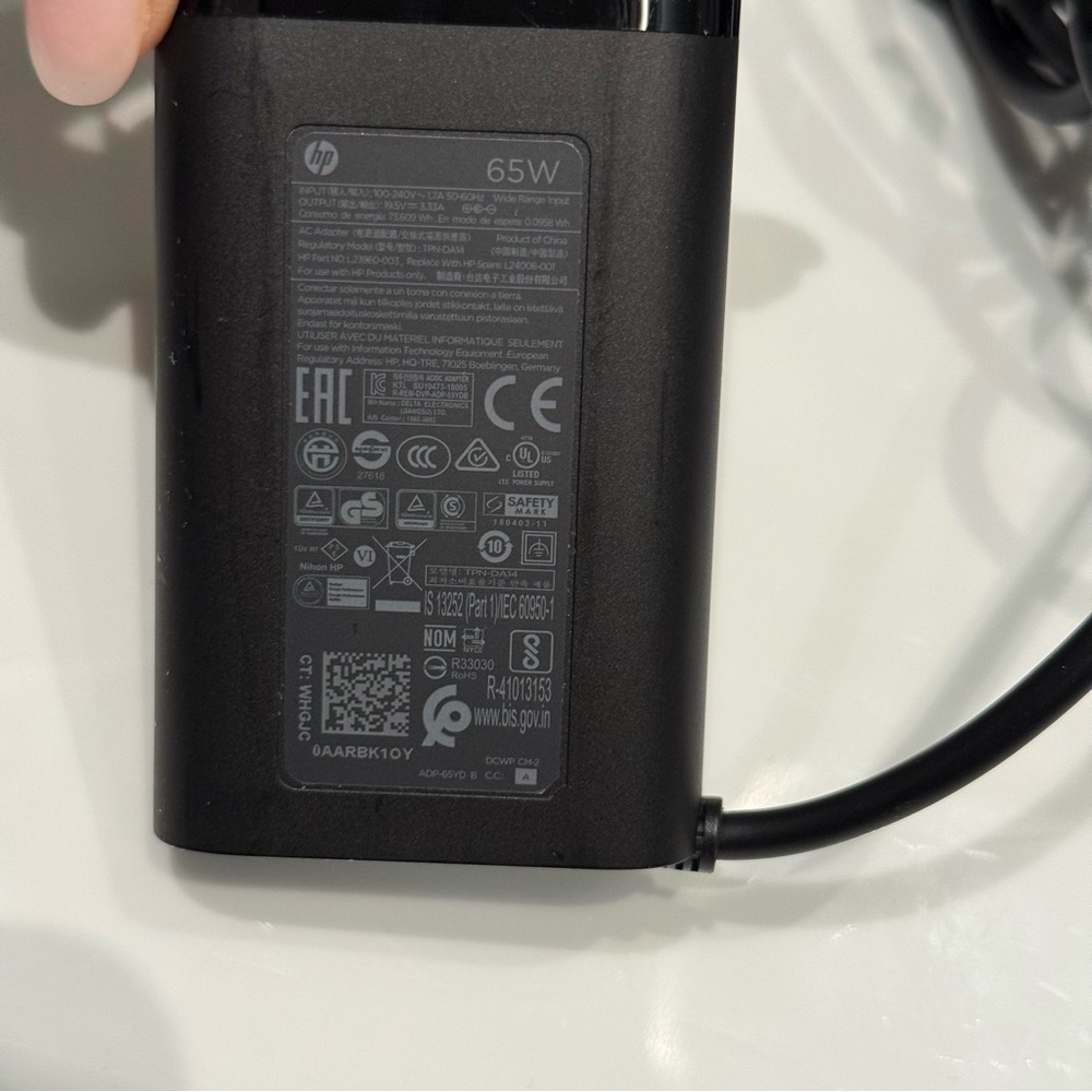HP 65W Slim Black Charger For Laptop - Picture 2 of 4
